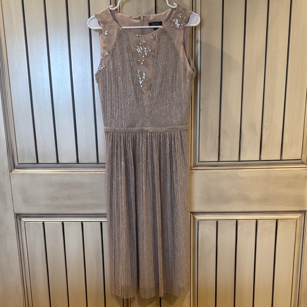 Tahari Arthur S. Levine Women's Sleeveless Evening Dress with Sequin Detail